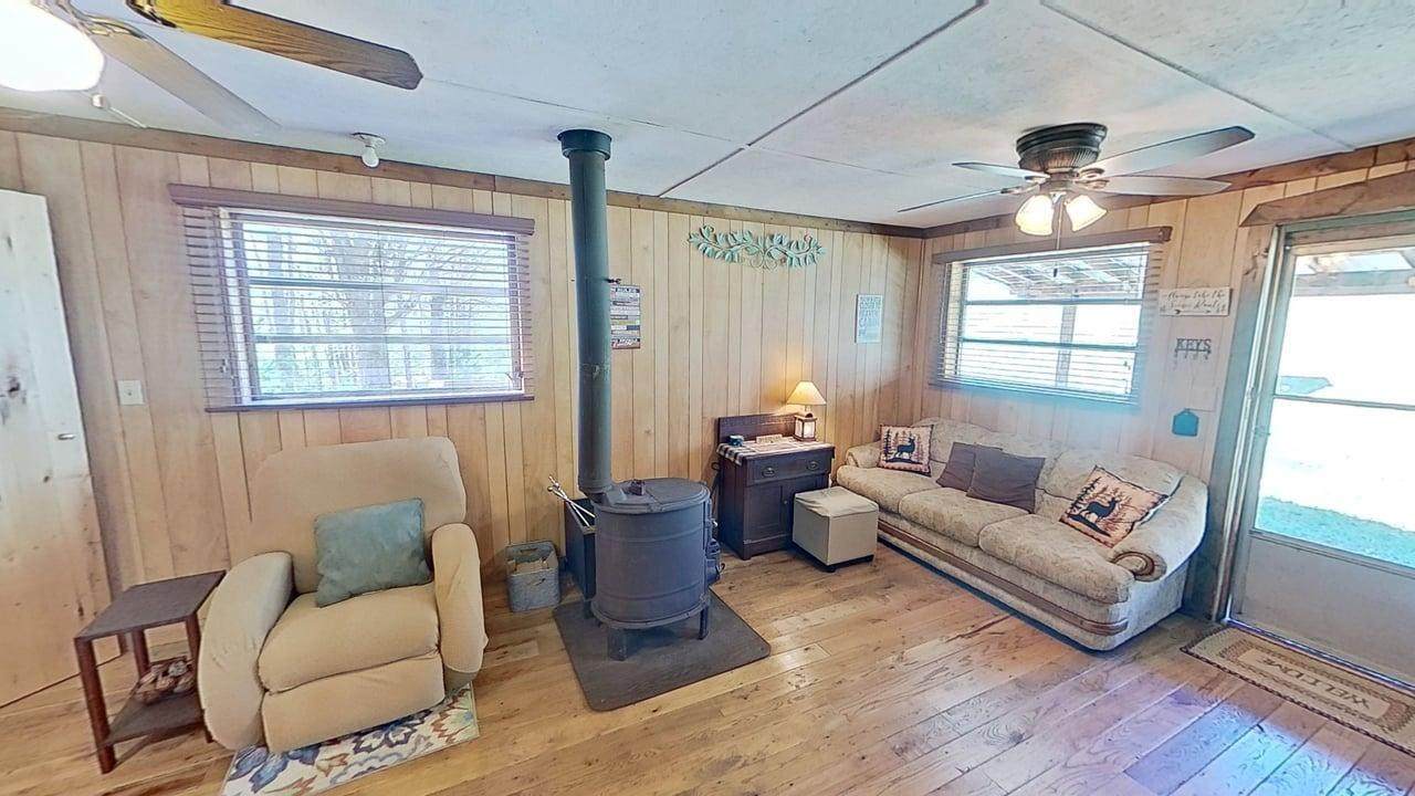 2710 Back Mountain Rd - Photo 1