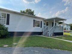 202 Edgewood Dr - Photo 1