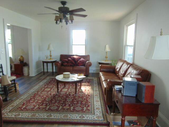 520 Pocahontas Ave - Photo 1