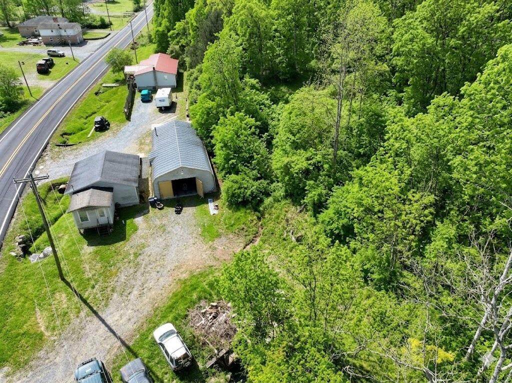 4505 Seneca Trl - Photo 1