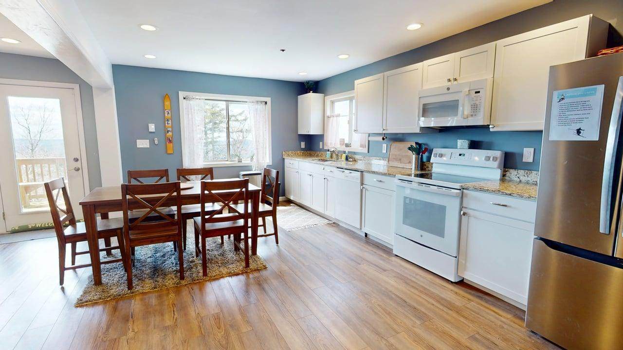 142 Summit - Photo 1