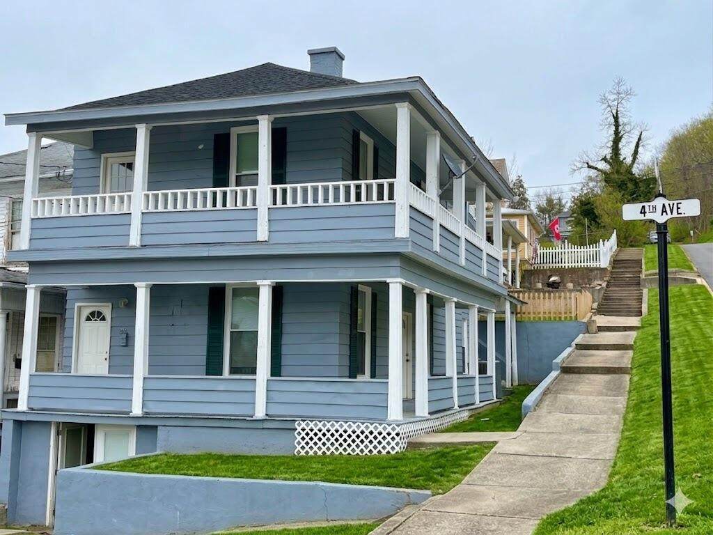 423 4th Ave - Photo 1