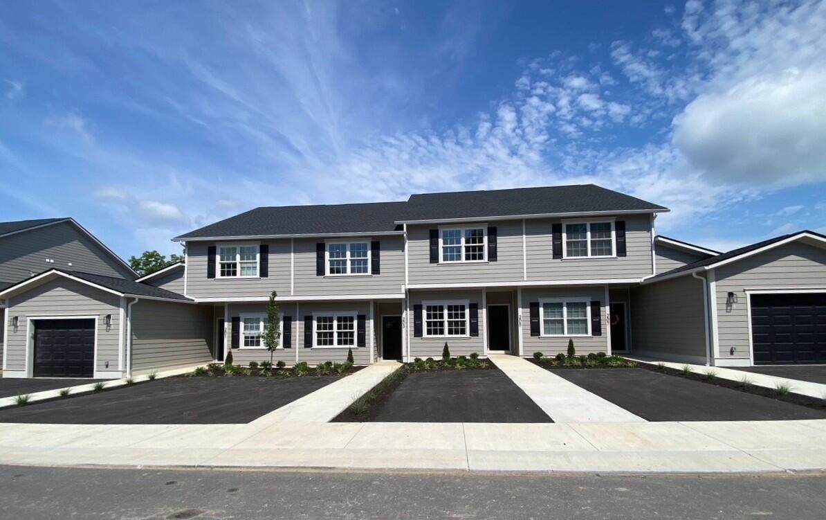 203 Ivy Terrace - Photo 1