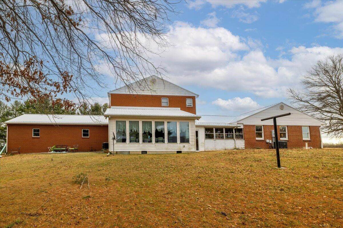 6560 Cleburne Blvd - Photo 1