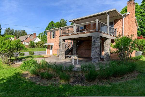 732 Lafayette St - Photo 1