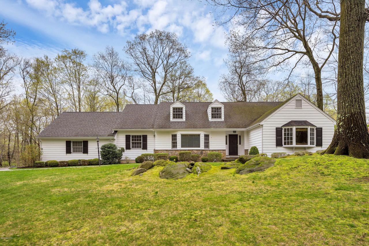 65 Stonehedge Drive South - Photo 1