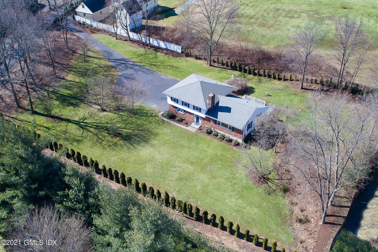 11 Leslie Avenue - Photo 1
