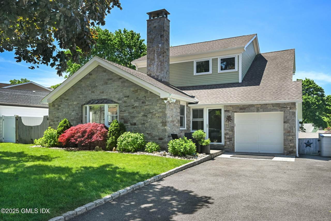 22 Maplewood Drive - Photo 1