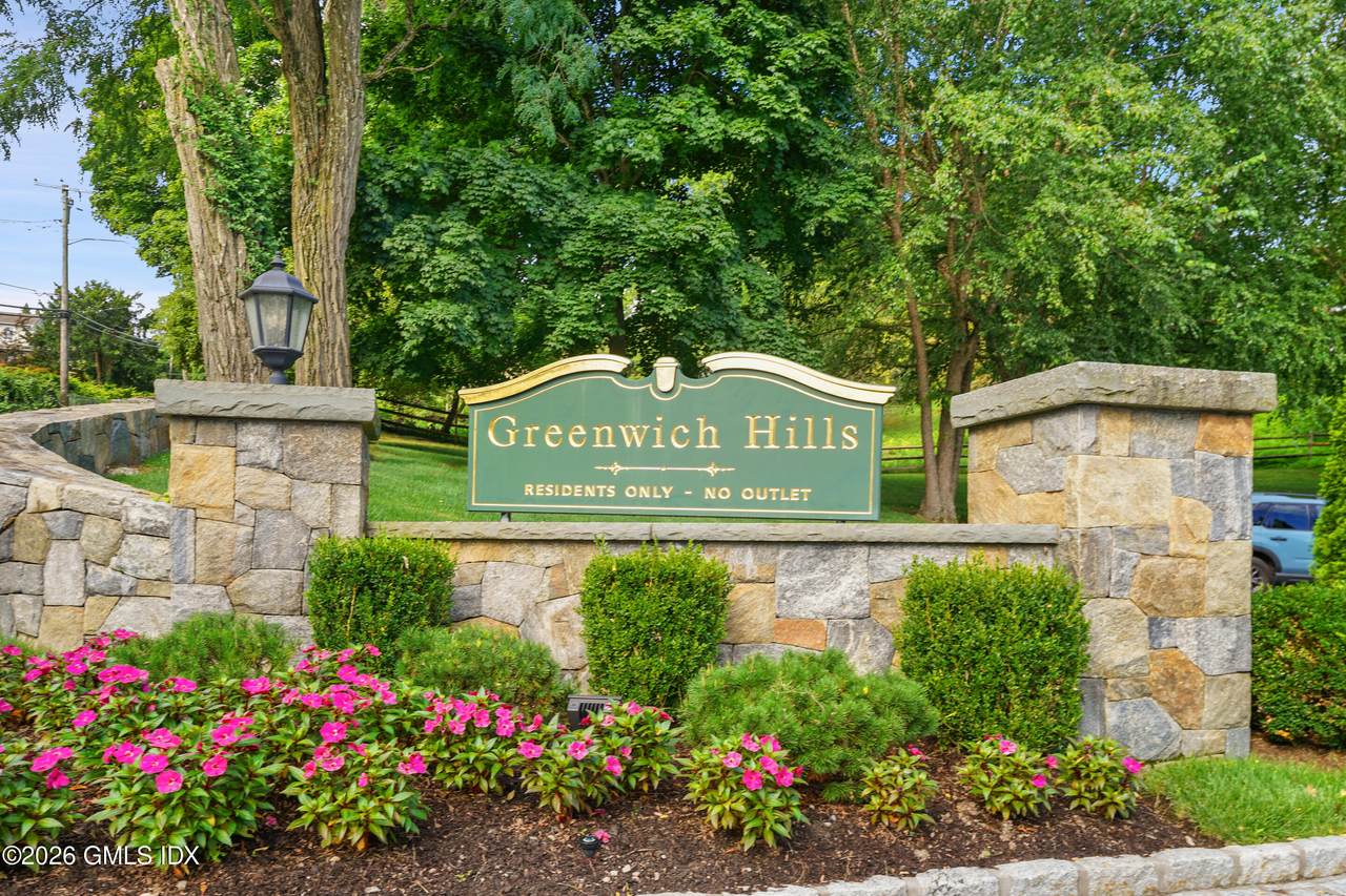 8 Greenwich Hills Drive - Photo 1