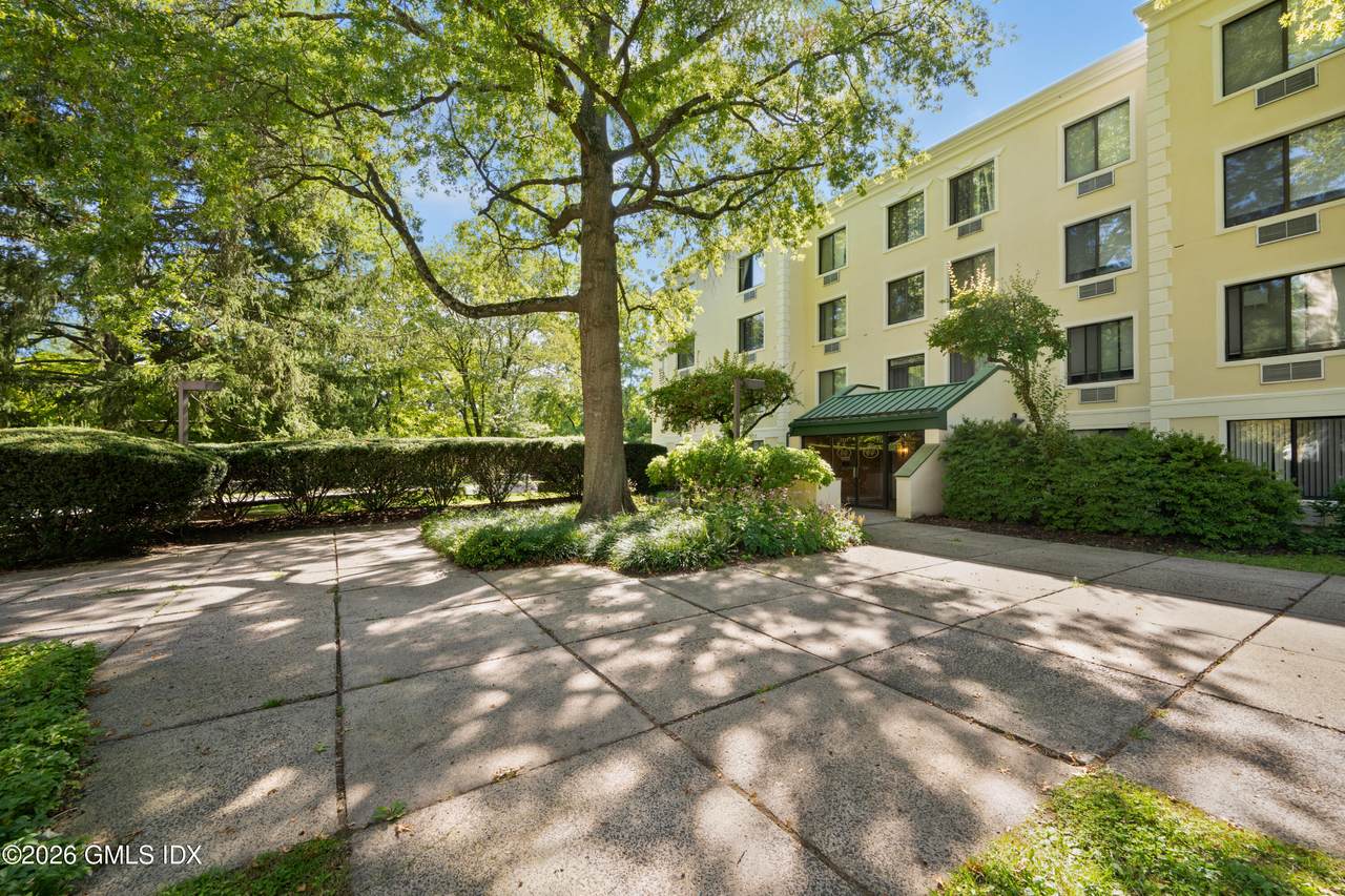 1525 Putnam Avenue - Photo 1
