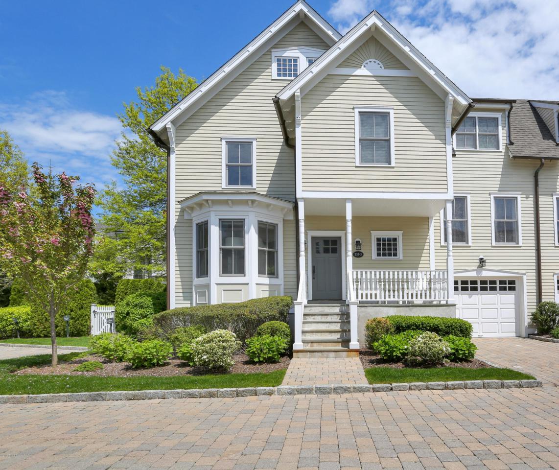 233 Milbank Avenue - Photo 1