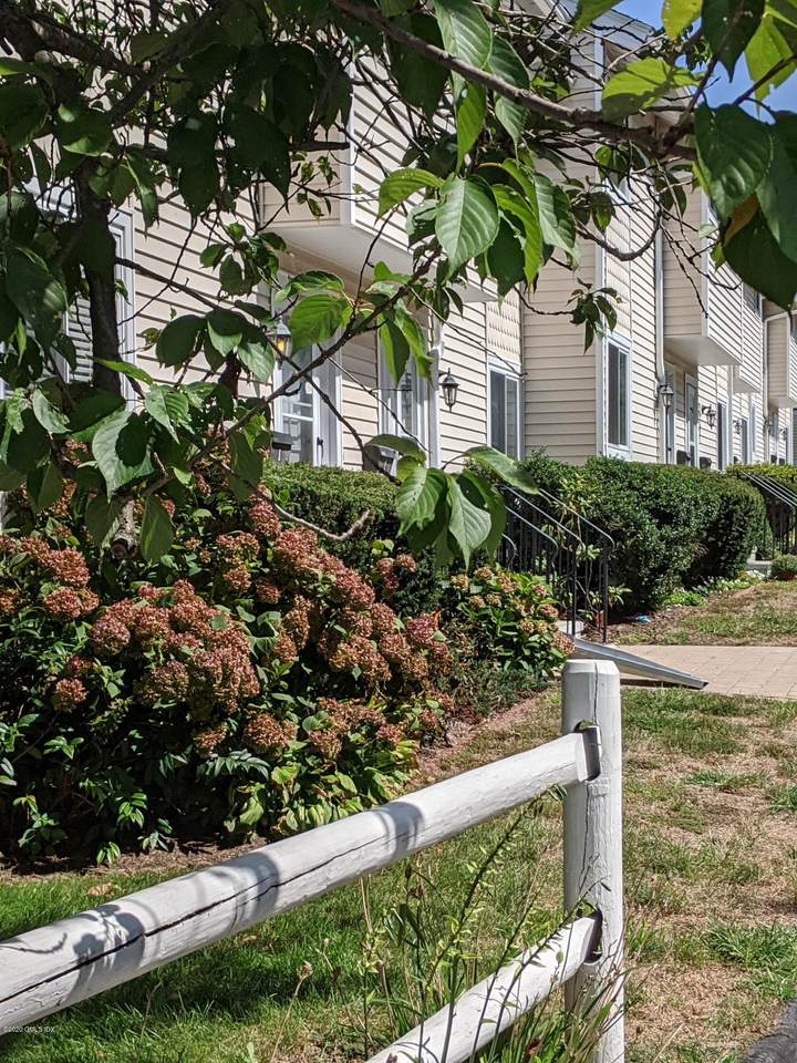 75 Cos Cob Avenue - Photo 1