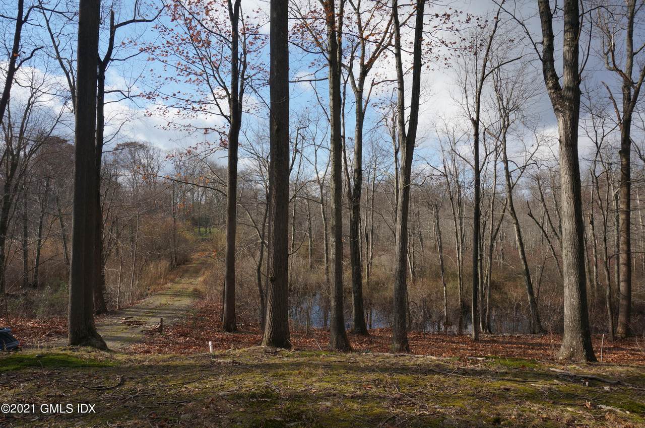 863 Lake Avenue - Photo 1