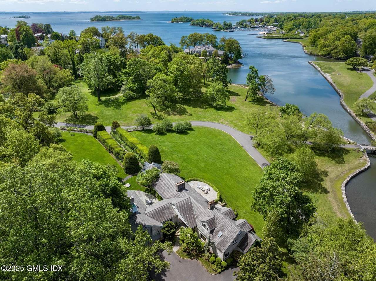 33 Meadow Wood Drive - Photo 1