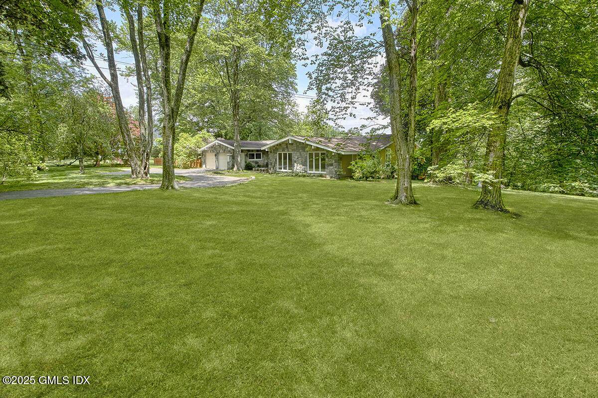 5 Whitney Drive - Photo 1