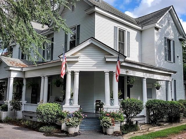 1304 Main St - Photo 1