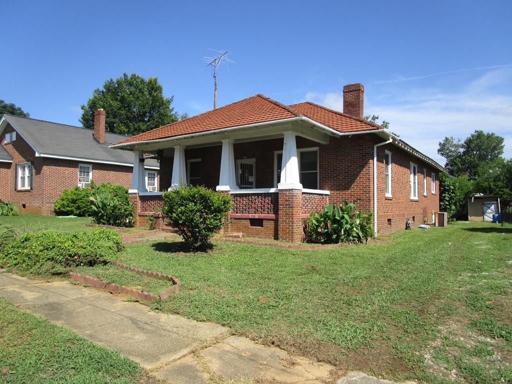110 Columbia Ave - Photo 1