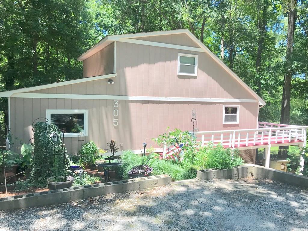 305 Lynn St - Photo 1