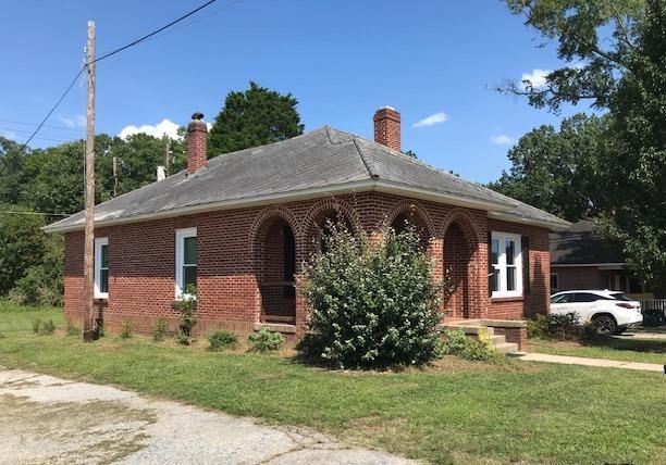 221 Duke Street - Photo 1