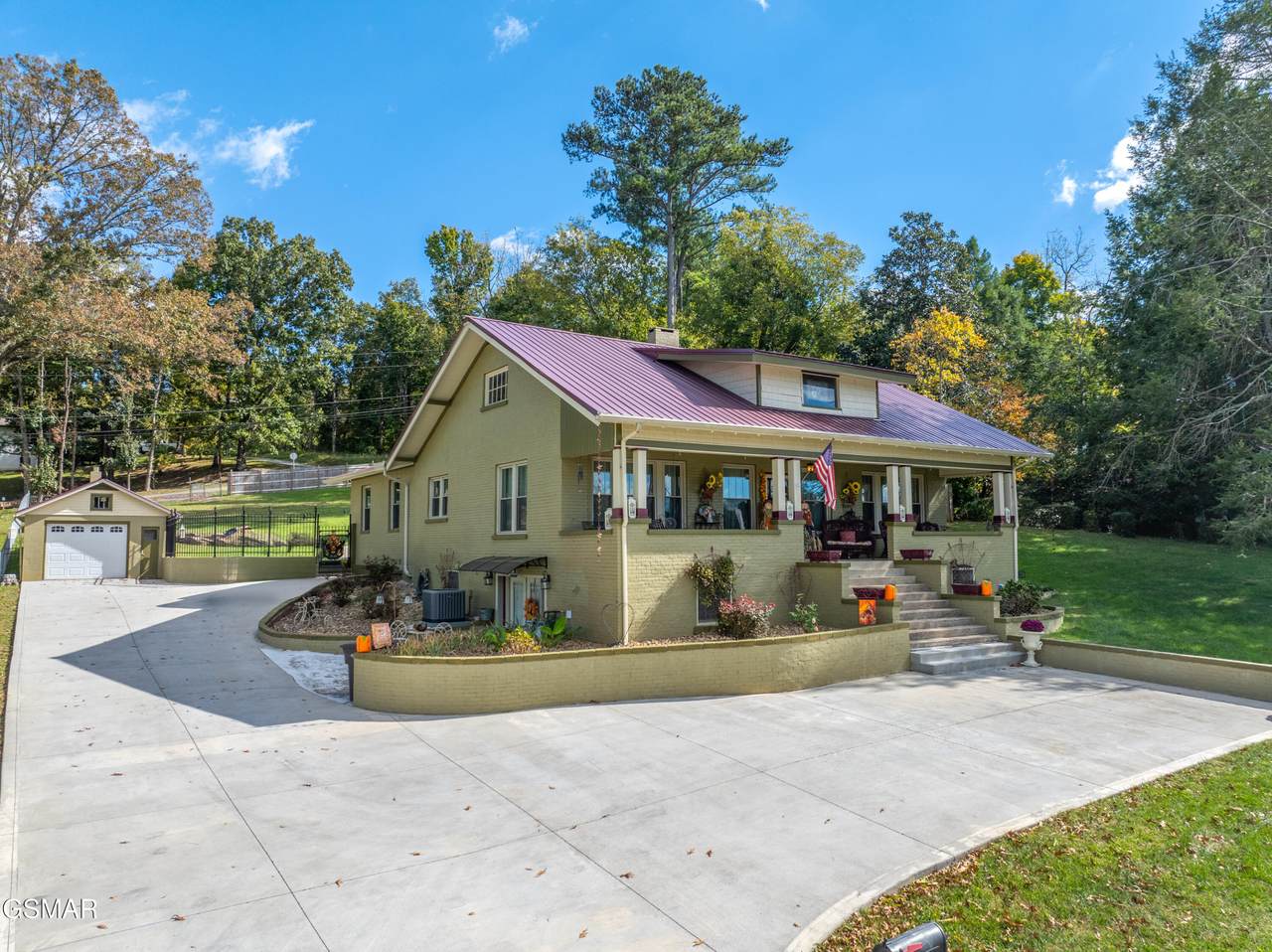 719 College Street - Photo 1