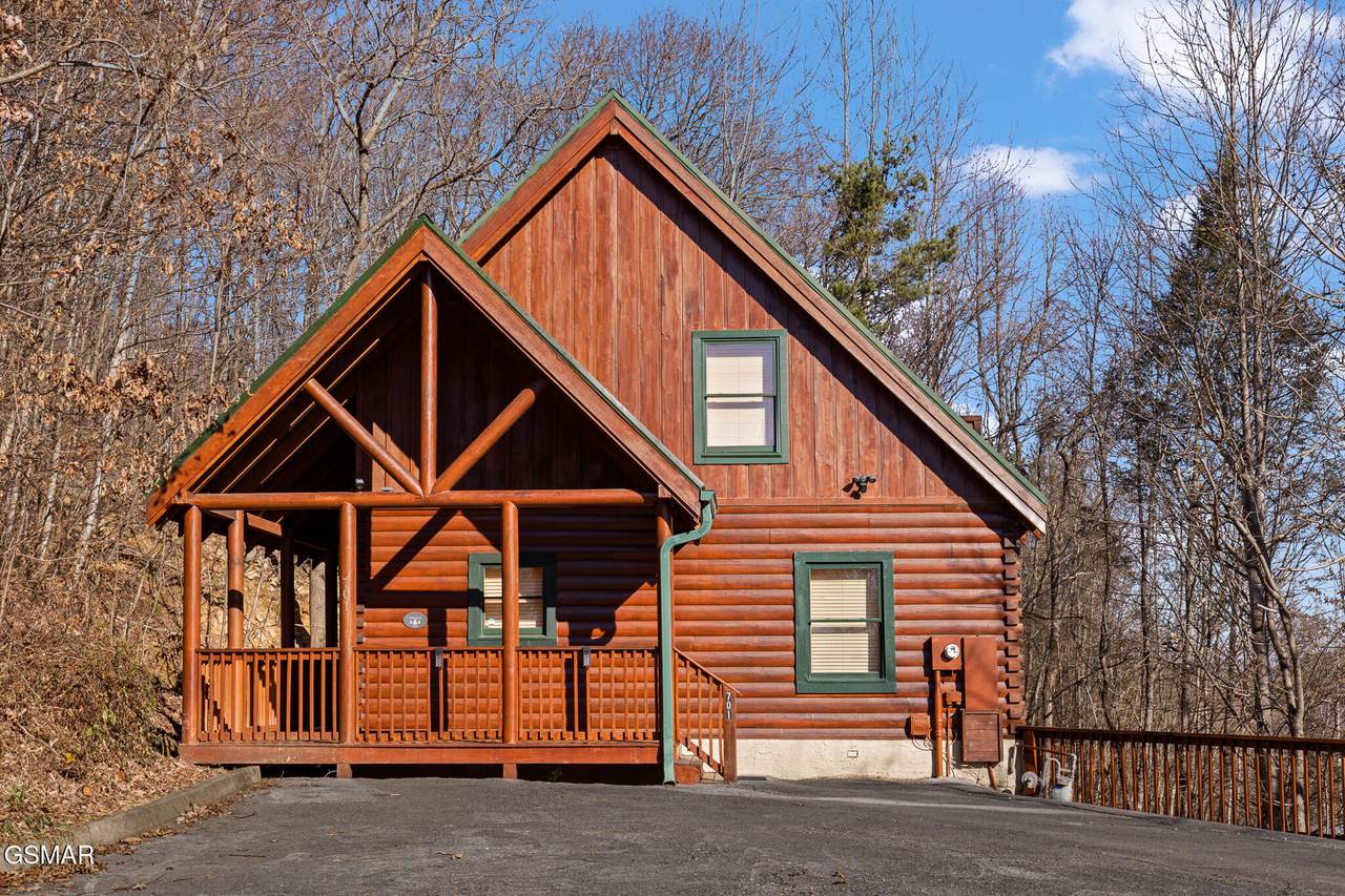701 Ridgewood Way - Photo 1