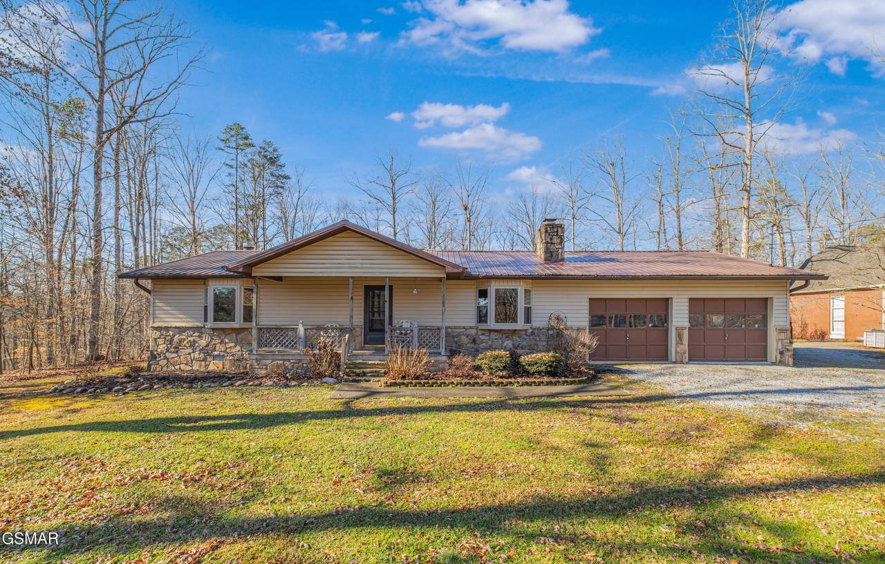 311 Pembroke Drive - Photo 1