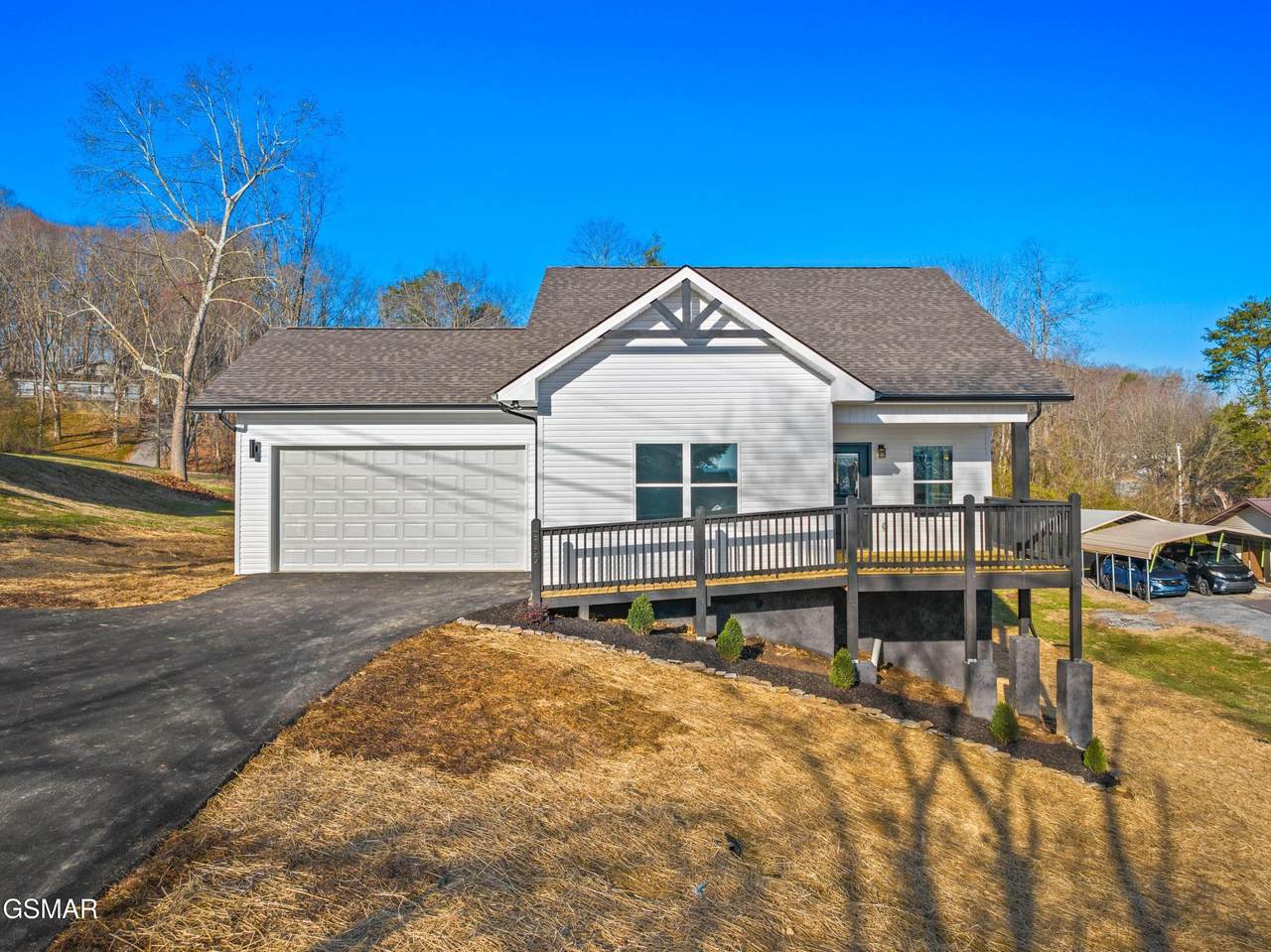 2319 Island Boulevard - Photo 1