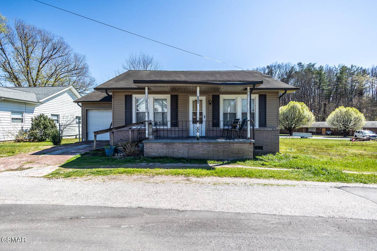 520 7th Street - Photo 1