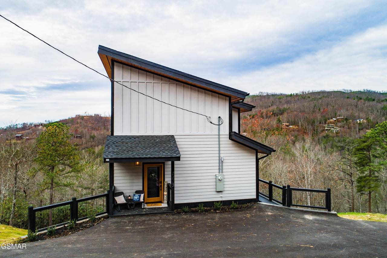 1113 Mathis Hollow Road - Photo 1