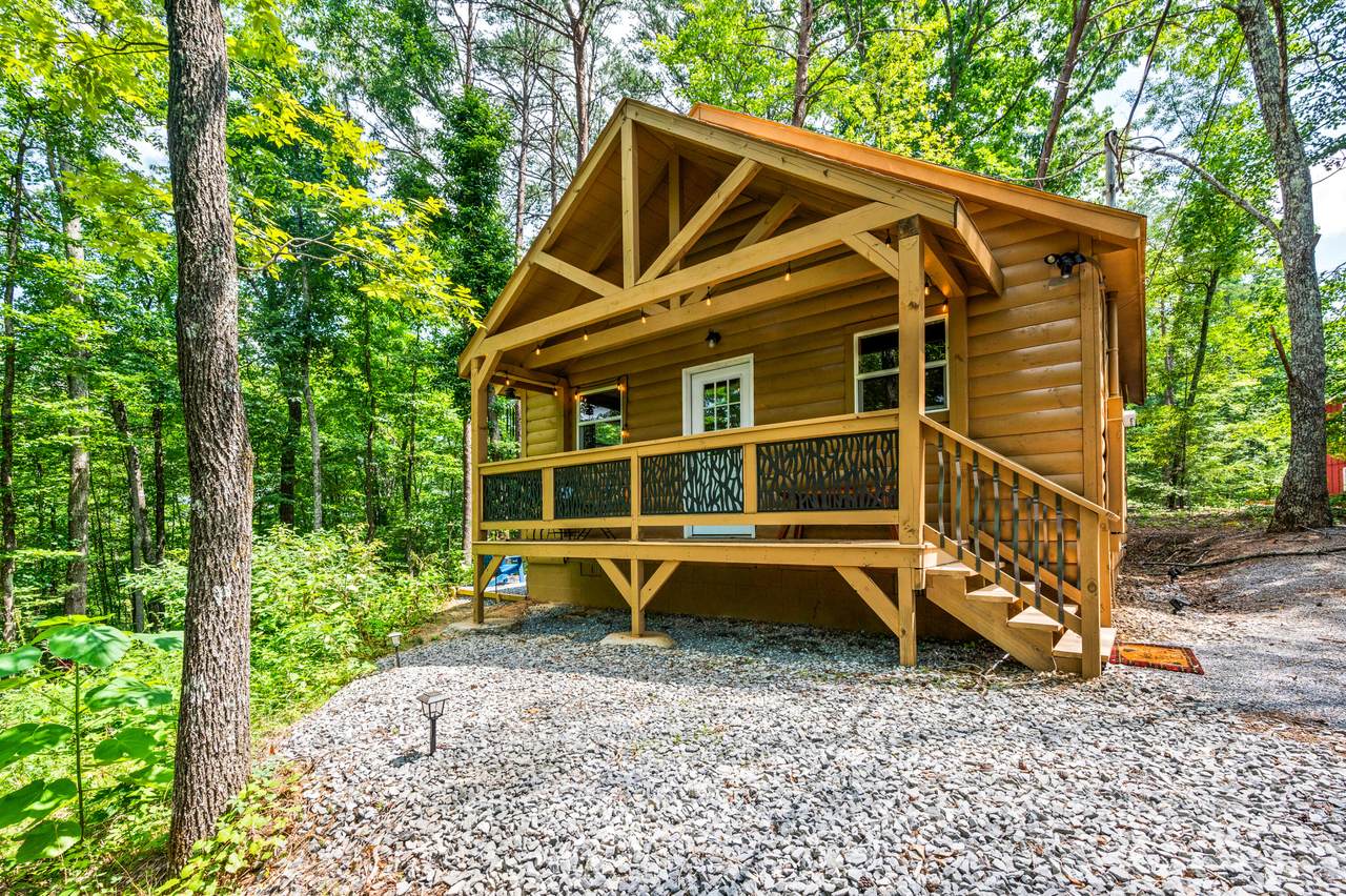 1634 Mountain View Road - Photo 1