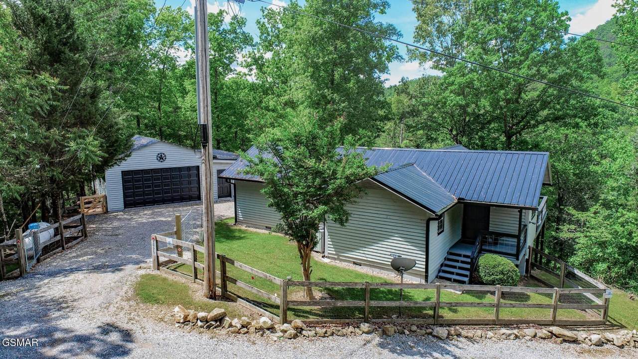 2975 Arch Rd - Photo 1