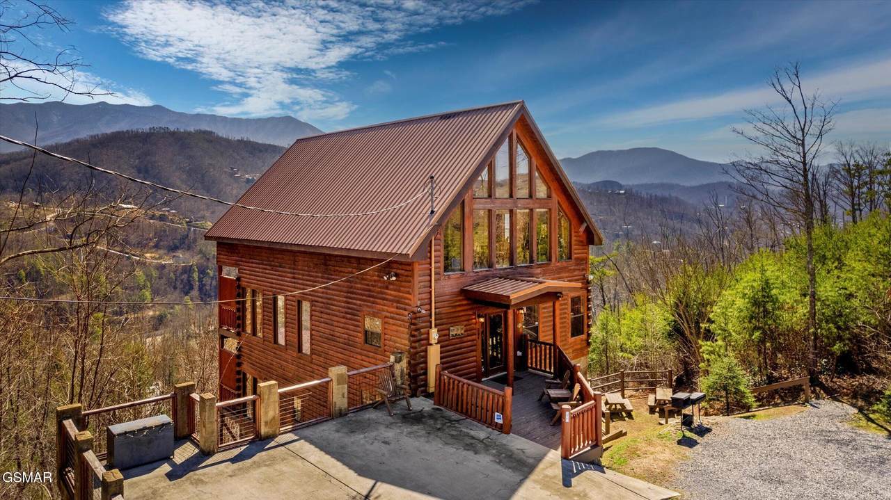 204 Pinnacle Drive - Photo 1