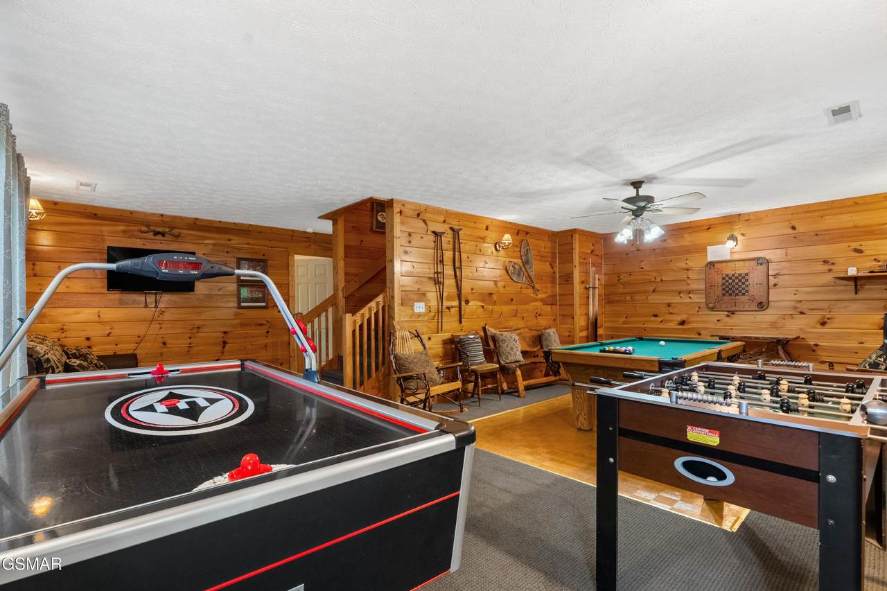 933 Ski Mountain Road - Photo 1
