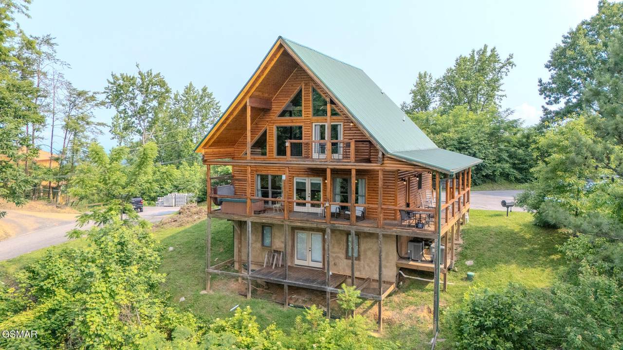 810 Kings Way - Photo 1