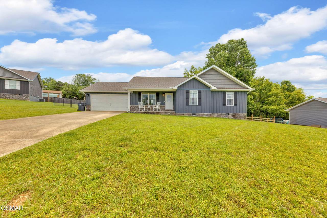 142 Breezy Lane - Photo 1
