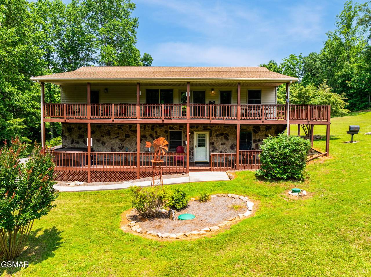 3375 Spring View Drive - Photo 1