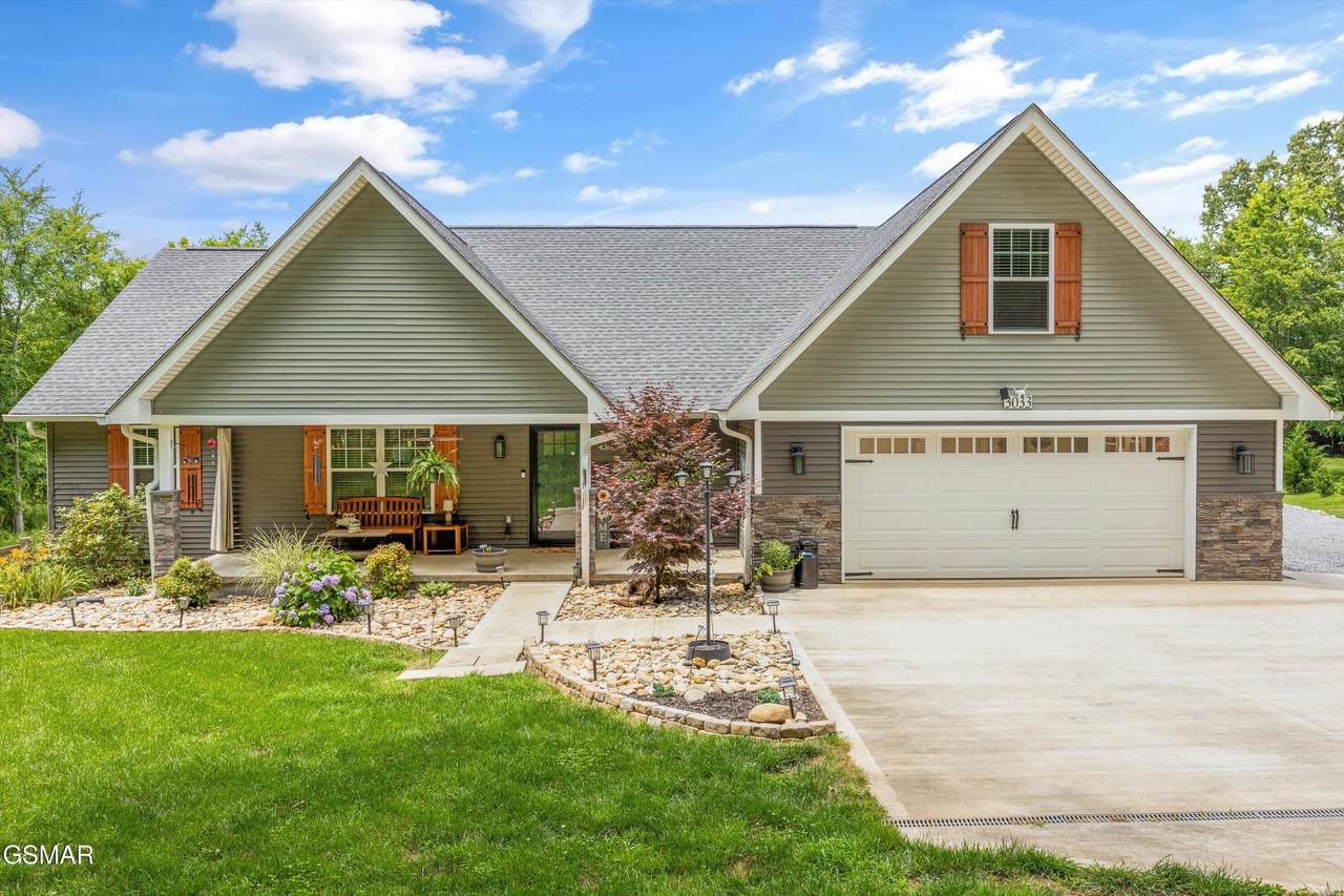 3033 Lazy River Lane - Photo 1