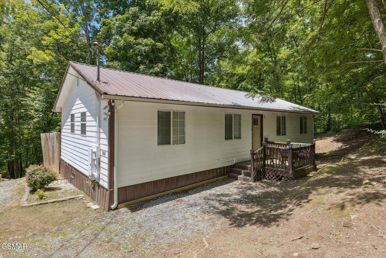 1614 Dogwood Street - Photo 1