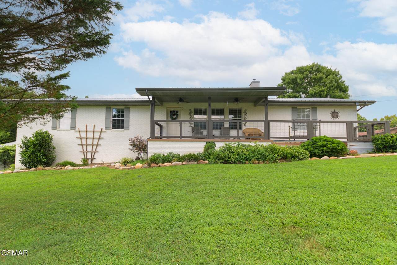 3135 Laurelwood Lane - Photo 1