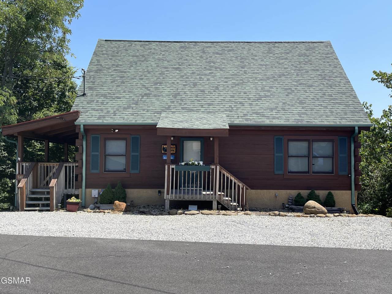 940 Buck Way - Photo 1