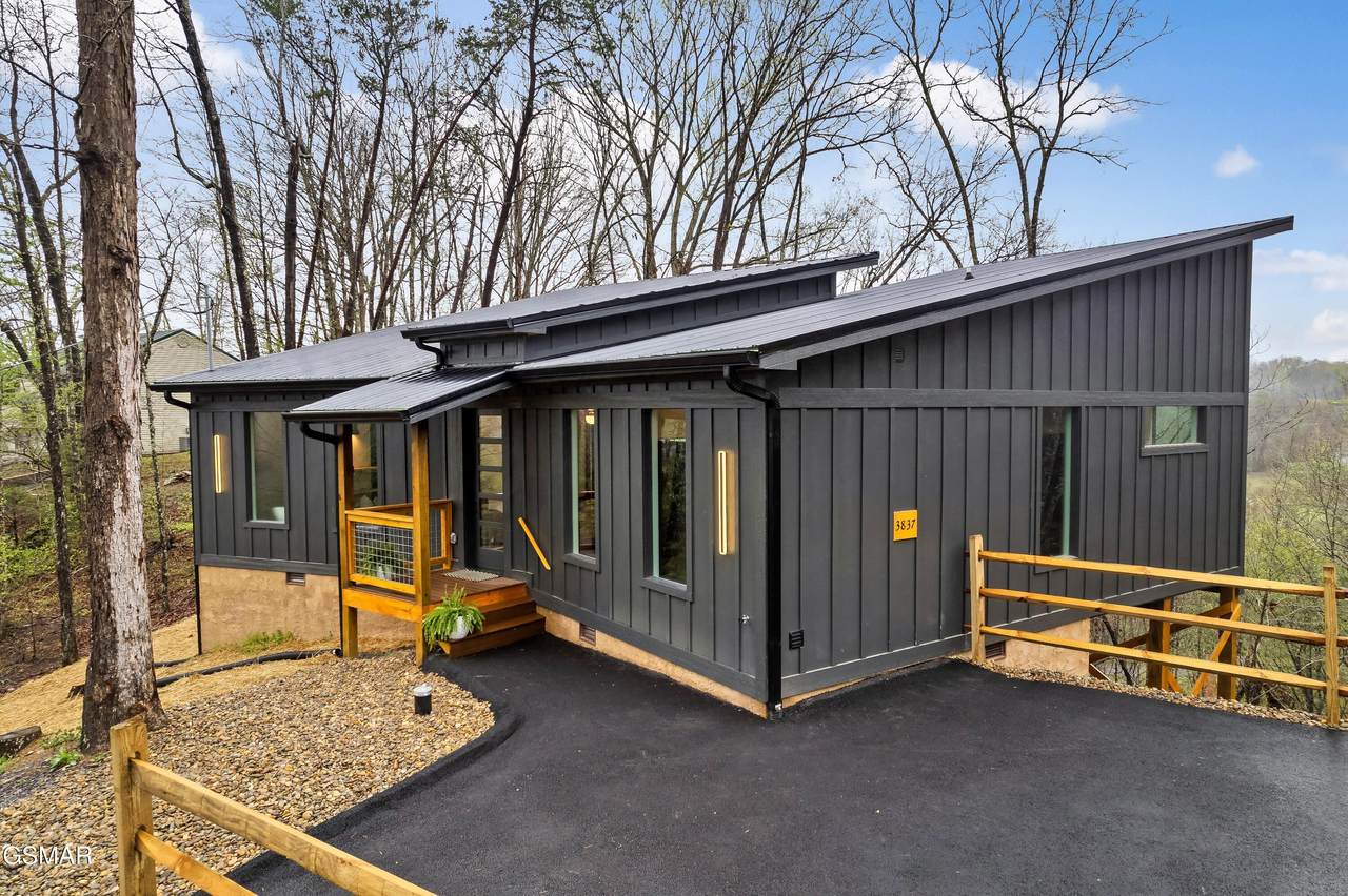 1079 Pleasure Road - Photo 1