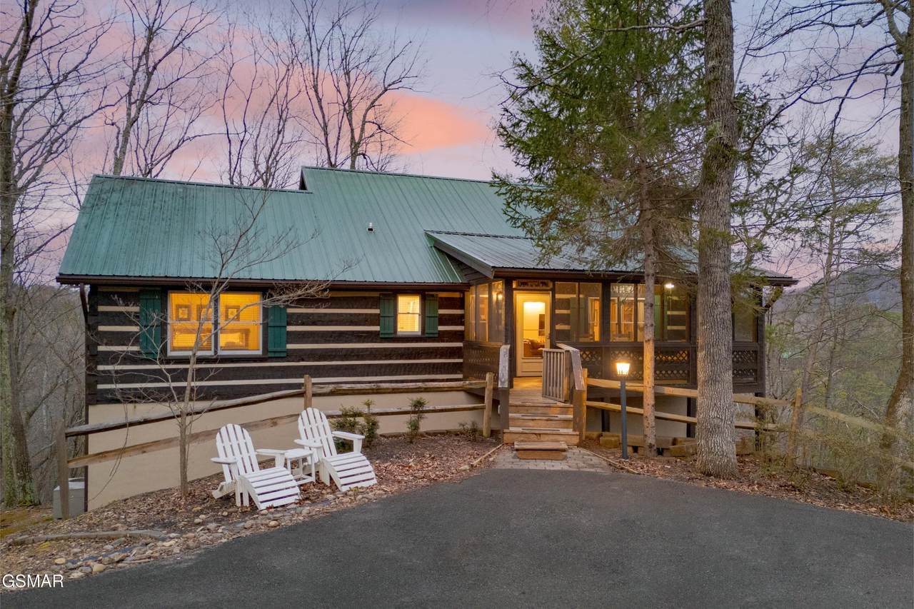 2616 Sunset Circle - Photo 1