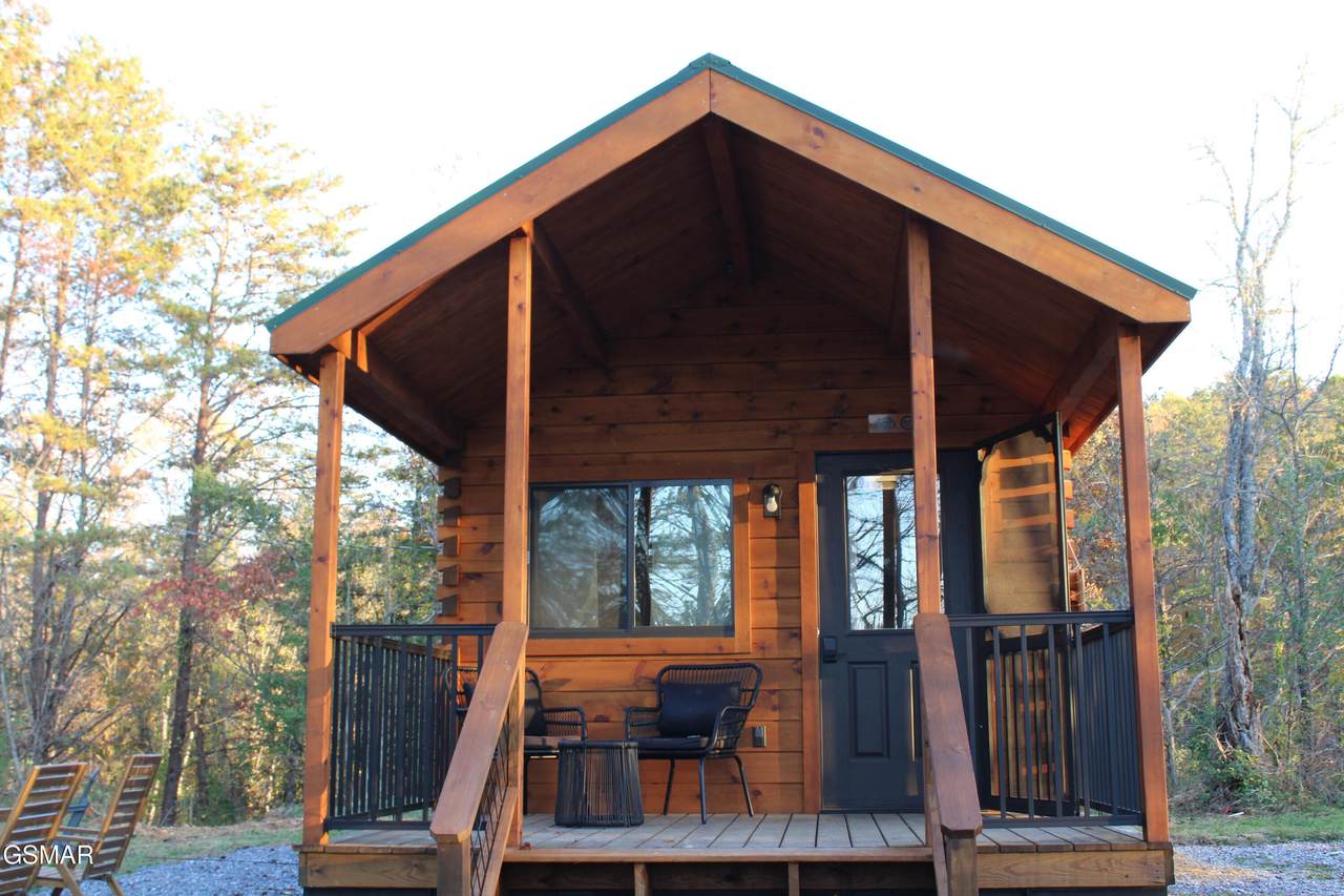 1652 Shady Grove Road - Photo 1