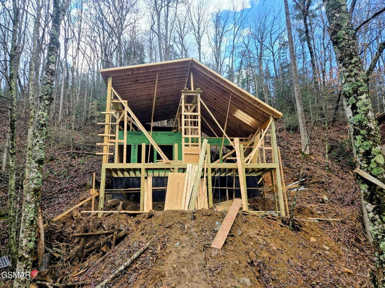 1424 School House Gap Road - Photo 1