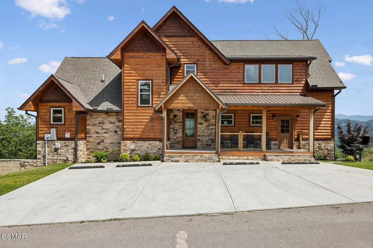 1736 Azalea Circle - Photo 1