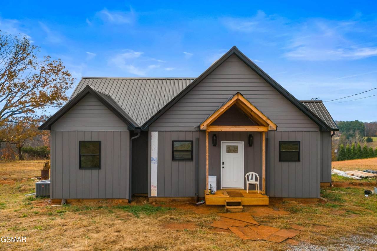 141 Robert E Lee Drive - Photo 1