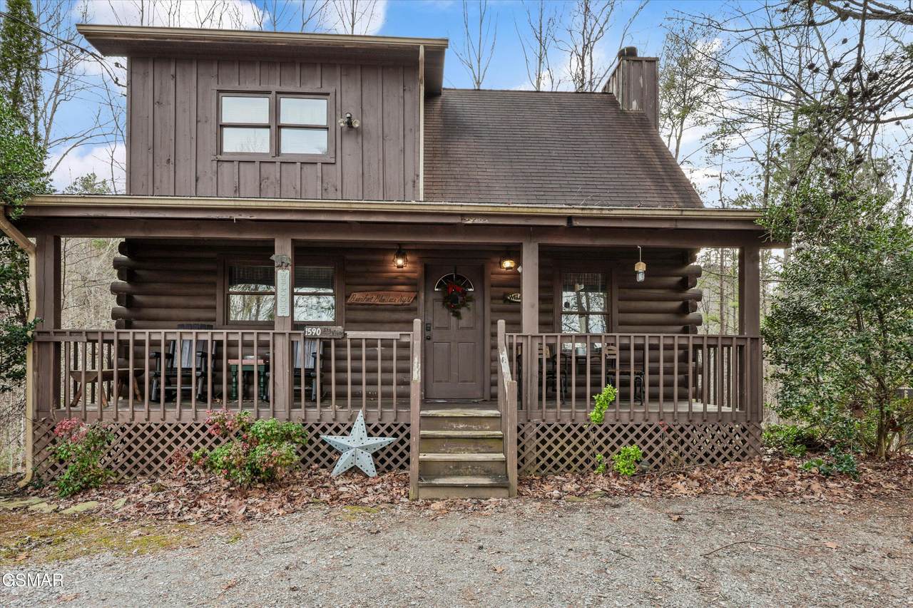 1590 Sky View Drive - Photo 1