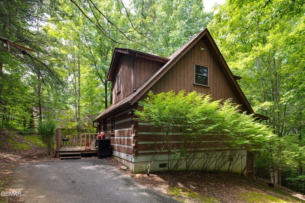 2345 Courtney Lane - Photo 1