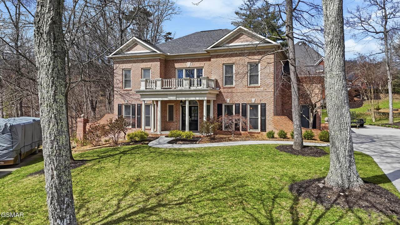 1054 Colonial Drive - Photo 1