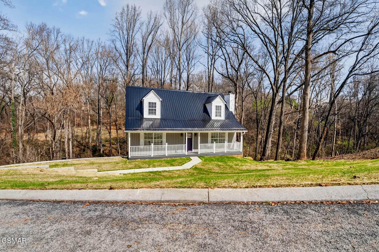 1050 Briar Court - Photo 1